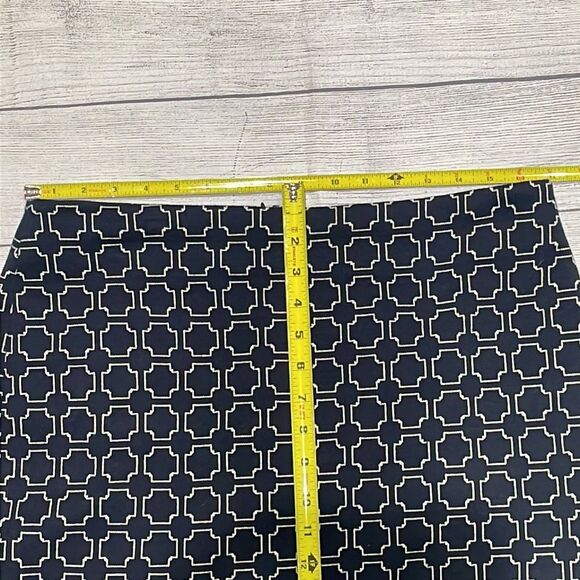 Talbots Pencil Skirt Womens size 12. Navy blue with white geometric pattern - Picture 6 of 8